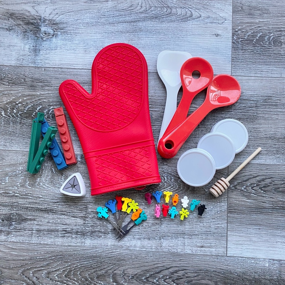 Kitchen bundle- Silicone Oven Mitt mason jar lids Lego chip clips salad spoons